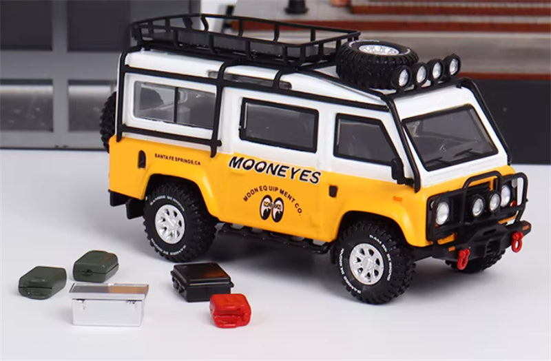 Master Land Rover Defender Van MOONEYES Painting with accessories 1:64 Car Pre-built Airliner Model Display view11