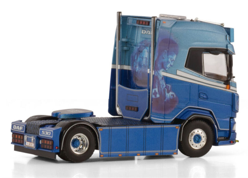 WSI DAF XG+ 4X2 Transport Apers 1:50 Truck Pre-built Model
