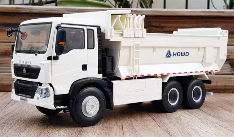 Sinotruk HOWO TX Dump Truck white 1:24 Truck Pre-built Model
