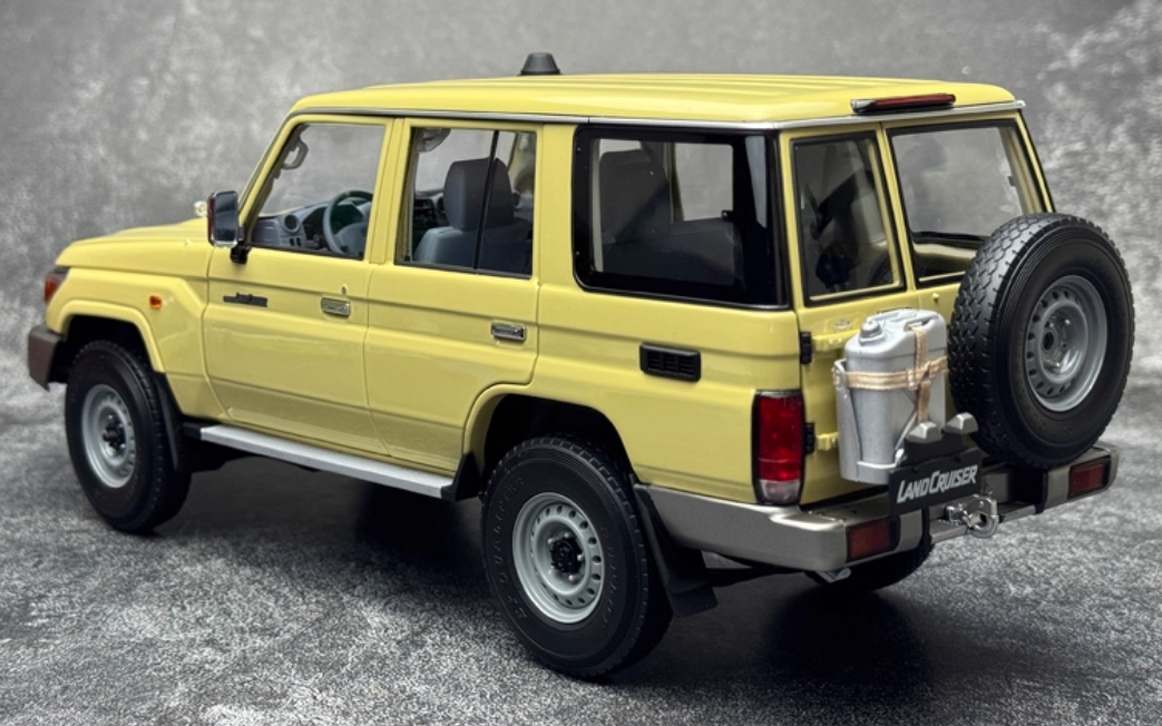 Almost Real Toyota LC76 2017 Land Cruiser beige 1:18 Car Pre-built Model view7