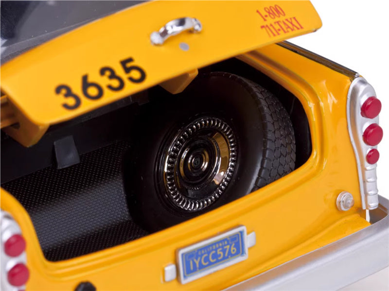 Sun Star 1981 Checker A11 New York Taxi Las Angeles Yellow 1:18 Car Pre-built Model view5
