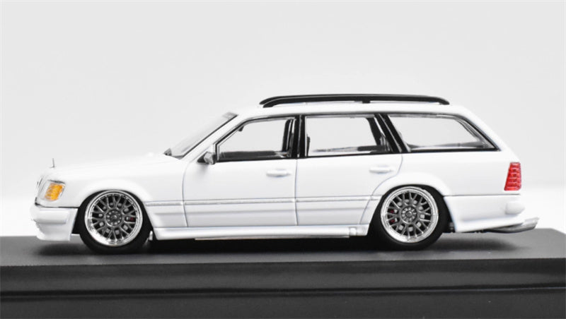 Mortal Mercedes Benz E-Class E300 station wagon S124 with 2 bicycles and luggage rack White - Silver Wheel low slung version Limited Edition 599PCS ONLY 1:64 Car Pre-built Model view3