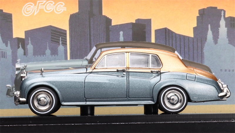 GFCC 1955 Rolls Royce Silver Cloud classic car Ice Blue and Gold Limited Edition LHD 1:64 car Pre-built Model view5