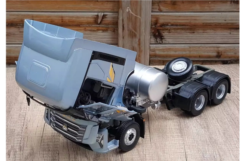 Sinotruk HOWO TS7-H LNG tractor grey 1:24 Truck Pre-built Airliner Model Display view6