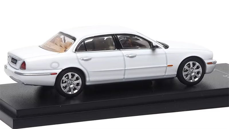 Almost Real Jaguar XJ6 X350 White 1:64 Car Pre-built Airliner Model Display view4
