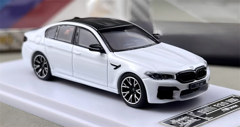 1:64 BMW M5 F90 Snow Mountain White Howie Model DIECAST Civil Car Model