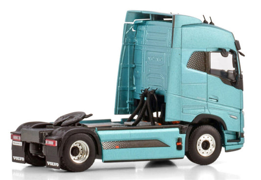 WSI VOLVO FH5 GLOBETROTTER ELECTRIC 4X2 Premium Line 1:50 Truck Pre-built Model