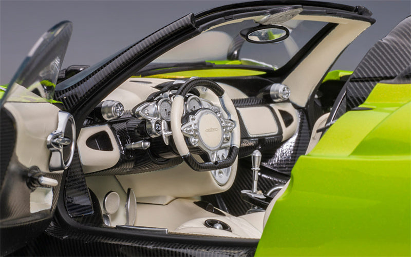 AUTOART Pagani Huayra Roadster Green 1:18car Pre-a Model