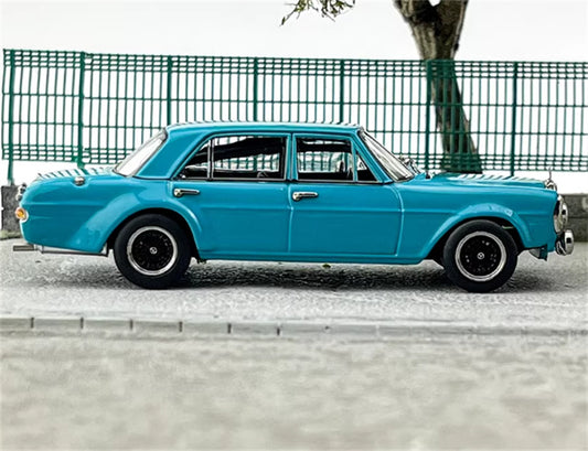 Liberty 64 Mercedes Benz 300SEL AMG (W109) blue 1:64 Car Pre-built Airliner Model Display view2