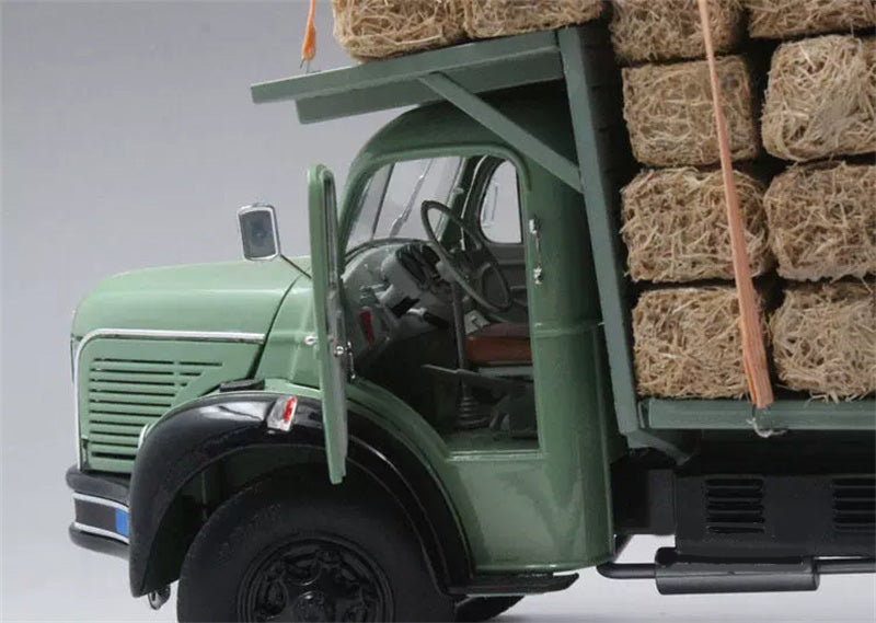 MQM BERLIET GLR 8R 1957 Grass Transport 1/24 DIECAST car