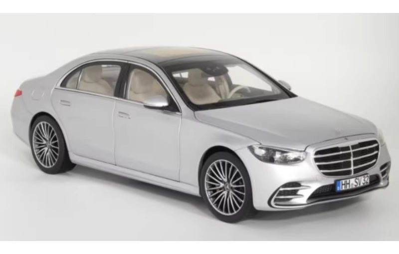 1:18 Mercedes-Benz S450 W222 Norev Diecast Model view3