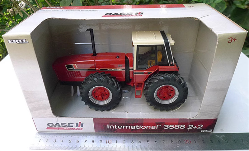 ERTL CASE IH 3588 2+2 International Agricultural Tractor Red 1:32 Truck Pre-built Model