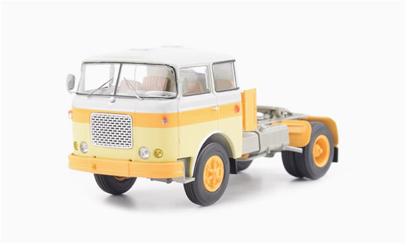 Premium ClassiXXs SKODA-706-MTTN Liaz Tractor Truck yellow 1:43 Truck Pre-built Model