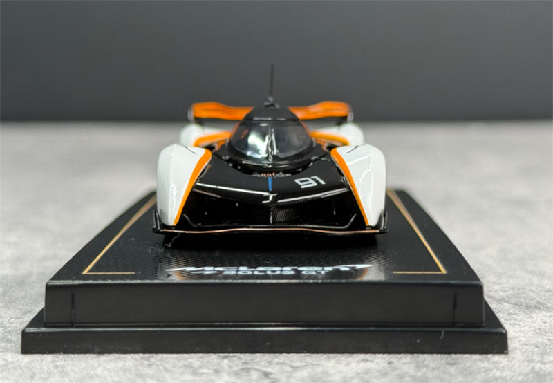1:64 Mclaren Solus GT Black/white dual tone CM-MODEL DIECAST Civil Car Model