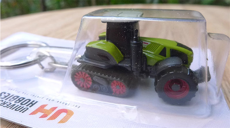 Universal Hobbies Claas Axion 960 tracked tractor keychain Green  Keychain Pre-built Model