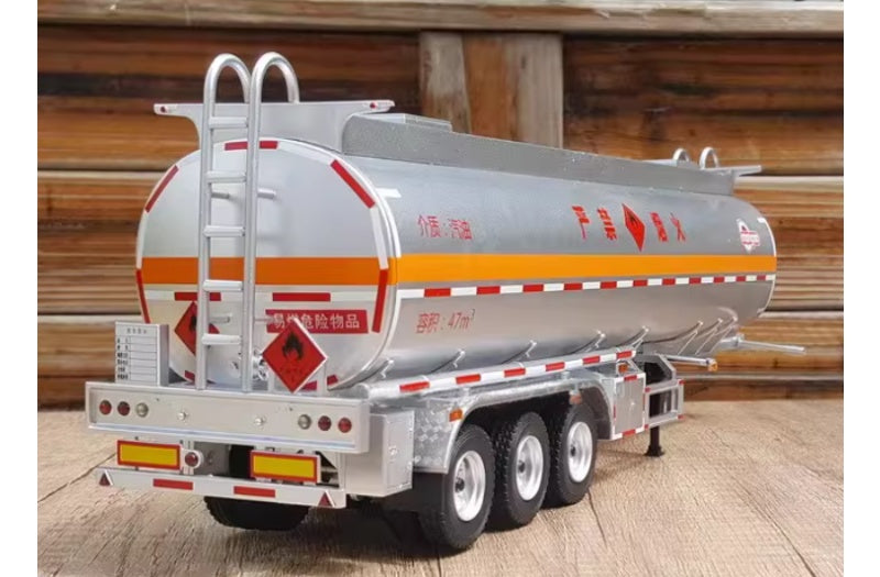 Sinotruk HOWO T7H oil tanker truck White mangao 1:36 Truck Pre-built Airliner Model Display view11