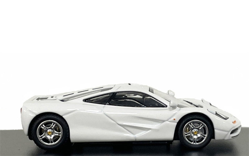 LCD-MODELS Mclaren F1 Super Car Pearl White 1:64 car Pre-built Model view5