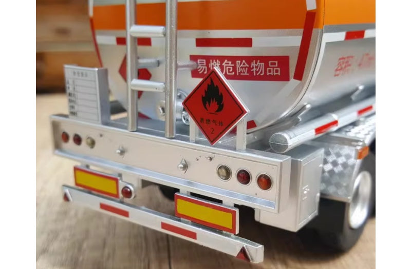 Sinotruk SITRAK oil tanker truck White mangao 1:36 Truck Pre-built Airliner Model Display view11