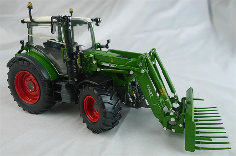 USK Fendt 313 Vario Front Loader Green 1:32 Truck Pre-built Model