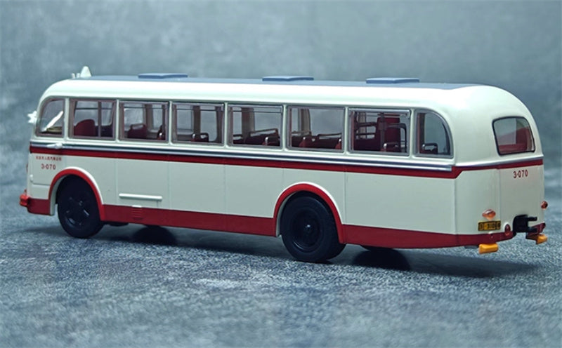 Beijing Public Transport Skoda 760RO single machine route 5 1:64 Bus Pre-built Model view4