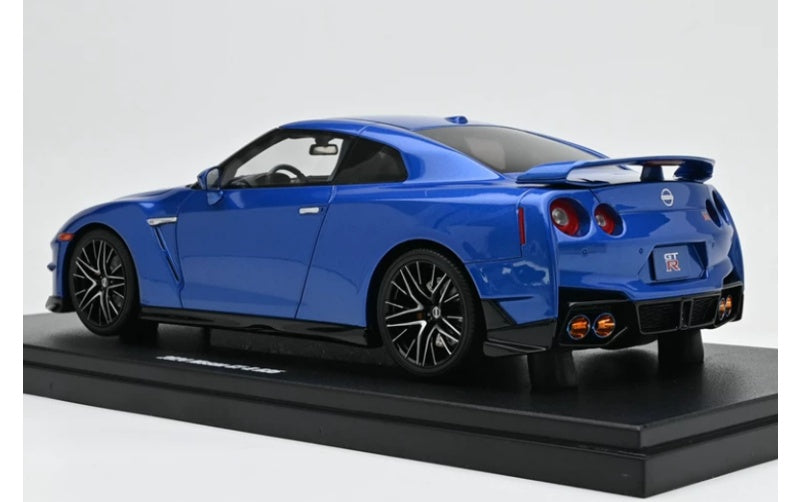 1:18 Nissan GT-R (R35) Blue GT Spirit Limited Edition Resin Car Model