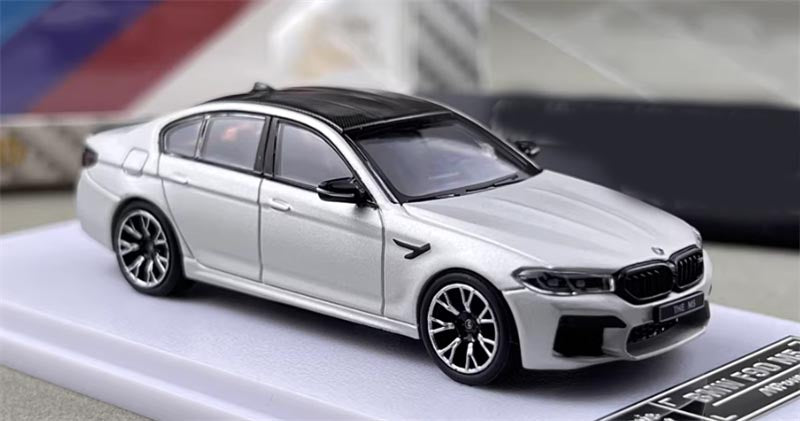 1:64 BMW M5 F90 Frosted dark silver Howie Model DIECAST Civil Car Model