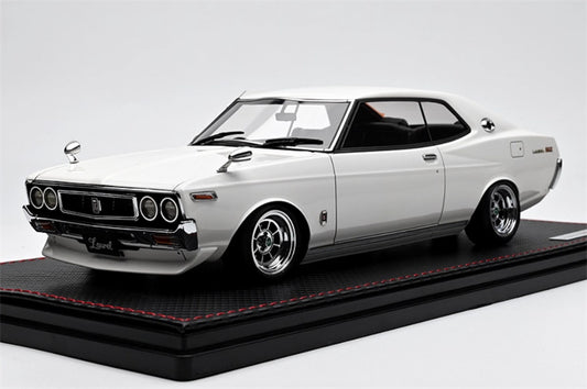 IGNITION MODEL Nissan Laurel 2000SGX C130 White 1:18 Car Pre-built Model view1