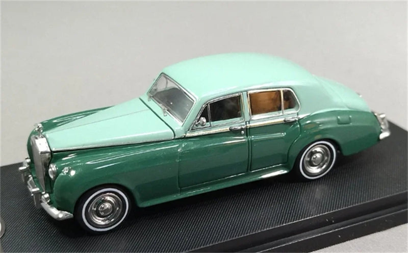 GFCC 1955 Rolls Royce Silver Cloud classic car Green Double LHD 1:64 car Pre-built Model view1