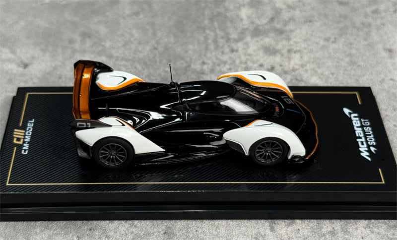 1:64 Mclaren Solus GT Black/white dual tone CM-MODEL DIECAST Civil Car Model
