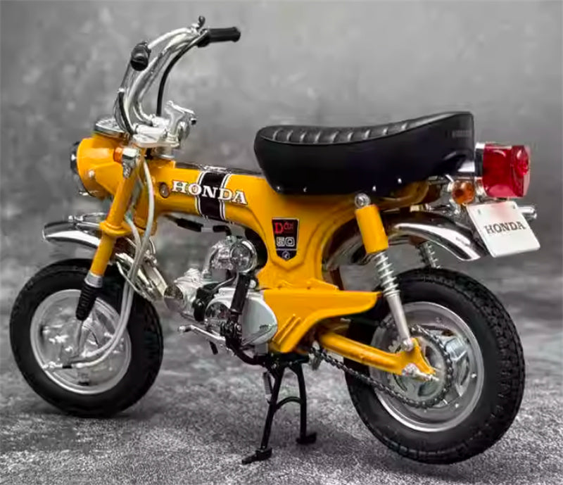 EBBRO HONDA DAX ST50 1969 orange 1:10 motorcycle Pre-built Model view3