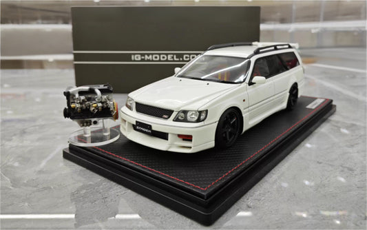 IGNITION MODEL Nissan STAGEA 260RS White 1:18 Car Pre-built Model view1
