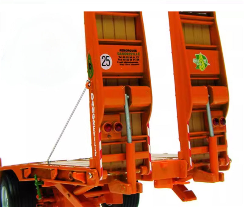 Universal Hobbies Dangreville PE 32 Flatbed trailer Orange 1:32 Truck Pre-built Model