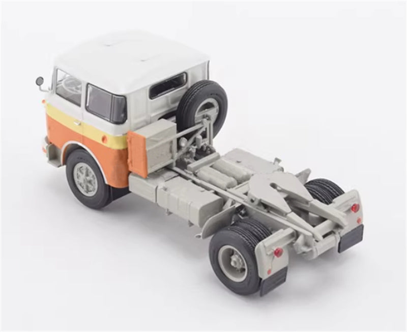 Modimio Skoda 706-RTTN tractor 1:43 Truck Pre-built Airliner Model Display view2