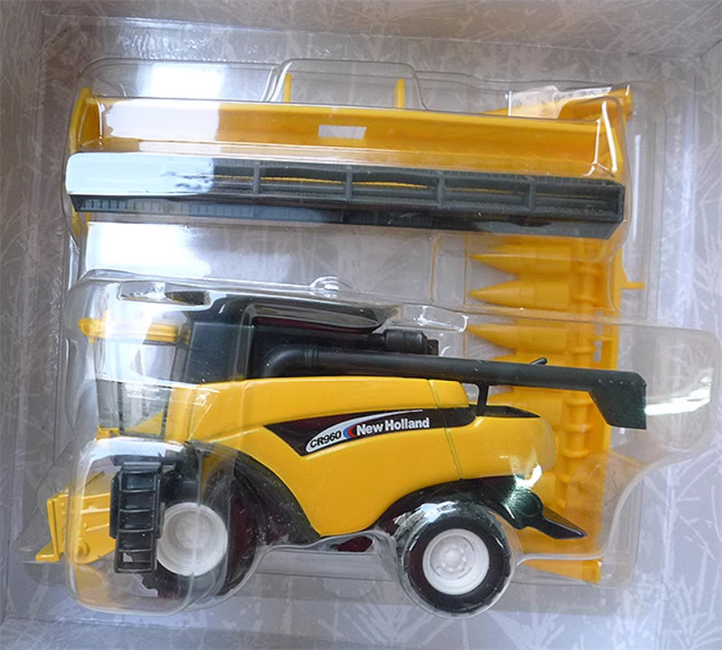 ERTL New Holland CR960 Combine out of print yellow 1:64 Truck Pre-built Model