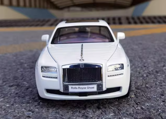 kyosho Rolls Royce RR ghost White w/ black wheels 1:18car Pre-a Model