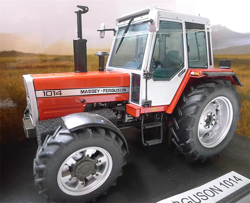 weise toys Massey Fersus 1014 tractor Red 1:32 Truck Pre-built Model