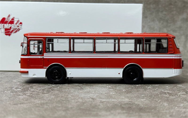 DEMPRICE Russian 695 Bus red - white 1:43 Bus Pre-built Model view6