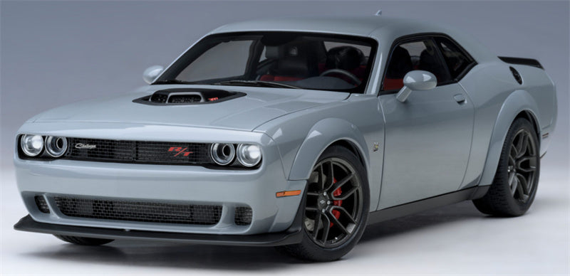 AUTOART Dodge Challenger R/T Scat Pack Widebody 2022 gray 1:18 Car Pre-built Model view1