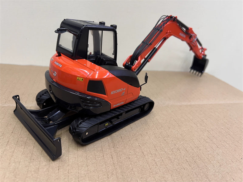 Universal Hobbies KUBOTA KX080-4 Crawler Excavator 1:24 Truck Pre-built Model