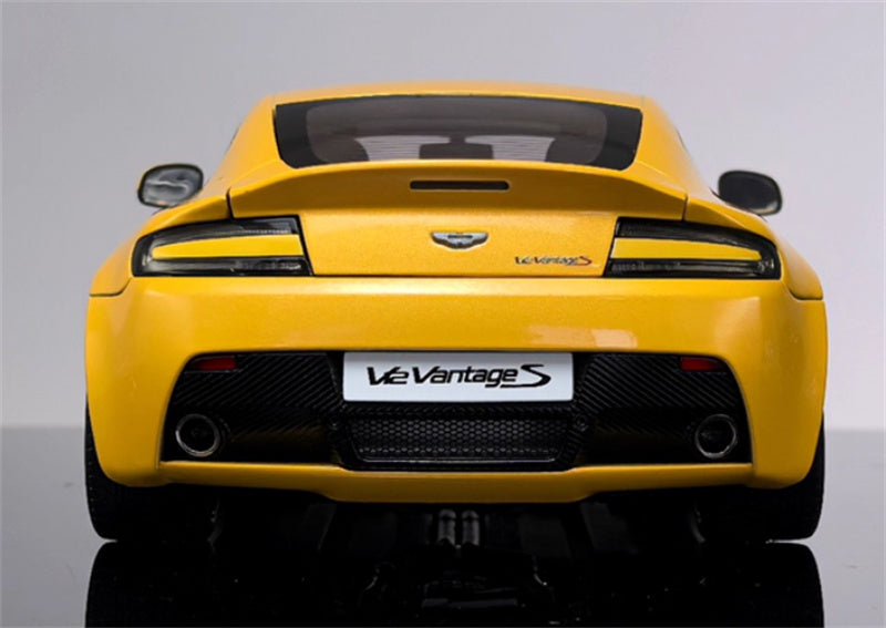 AUTOART Aston Martin V12 Vantage S 2015 yellow 1:18 Car Pre-built Model view10