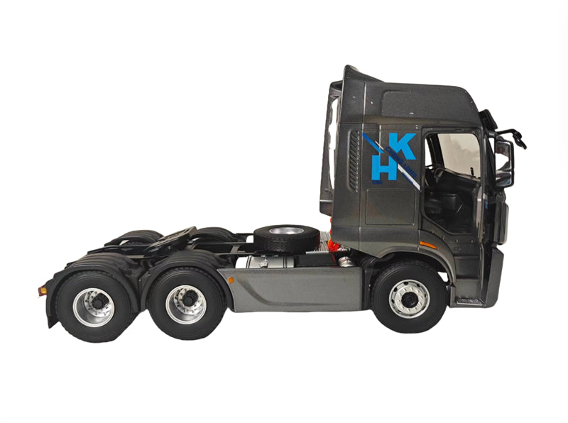 Dongfeng Chenglong HK tractor grey 1:24 Truck Pre-built Model