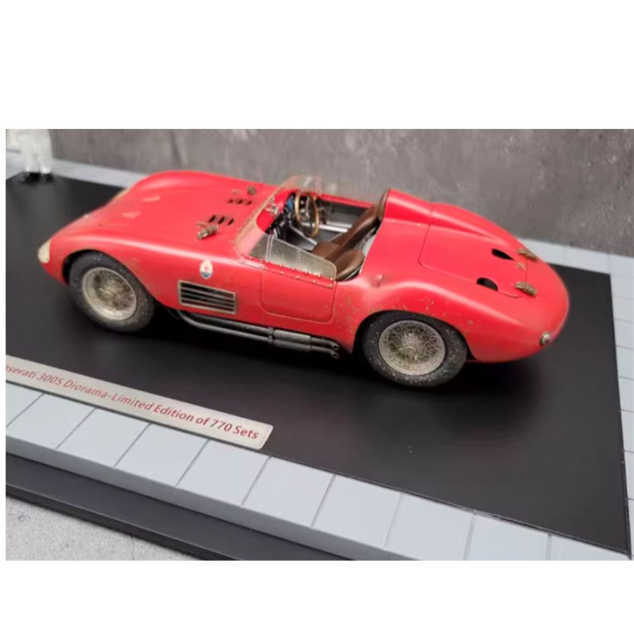 CMC Maserati 300S 1956 Dirty Hero Kits with Figure & engine Limited Edition 1:18 DIECAST Car