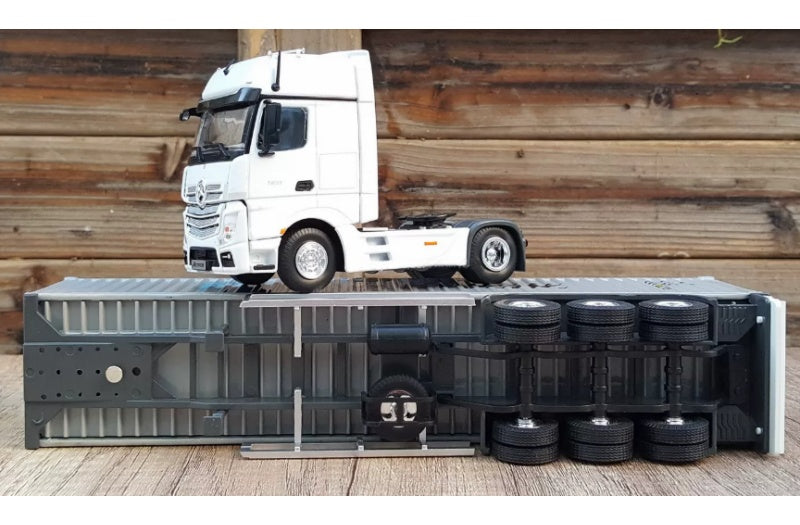 Mercedes ACTROS Shipping Container Truck Maersk Coatings 1:50 Truck Pre-built Airliner Model Display view9