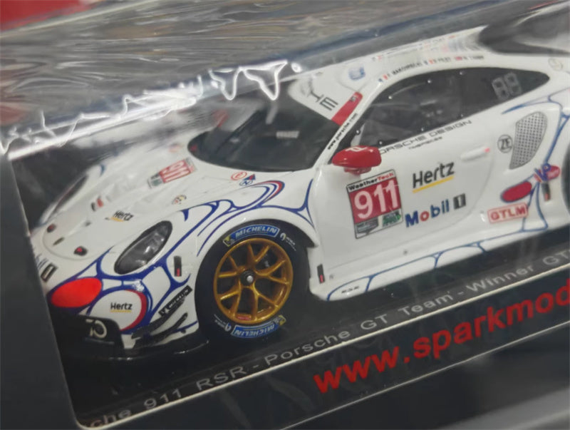 1:43 Spark Porsche 911 RSR Porsche GT Team Winner GTLM class Petit Le Mans 2018 view5
