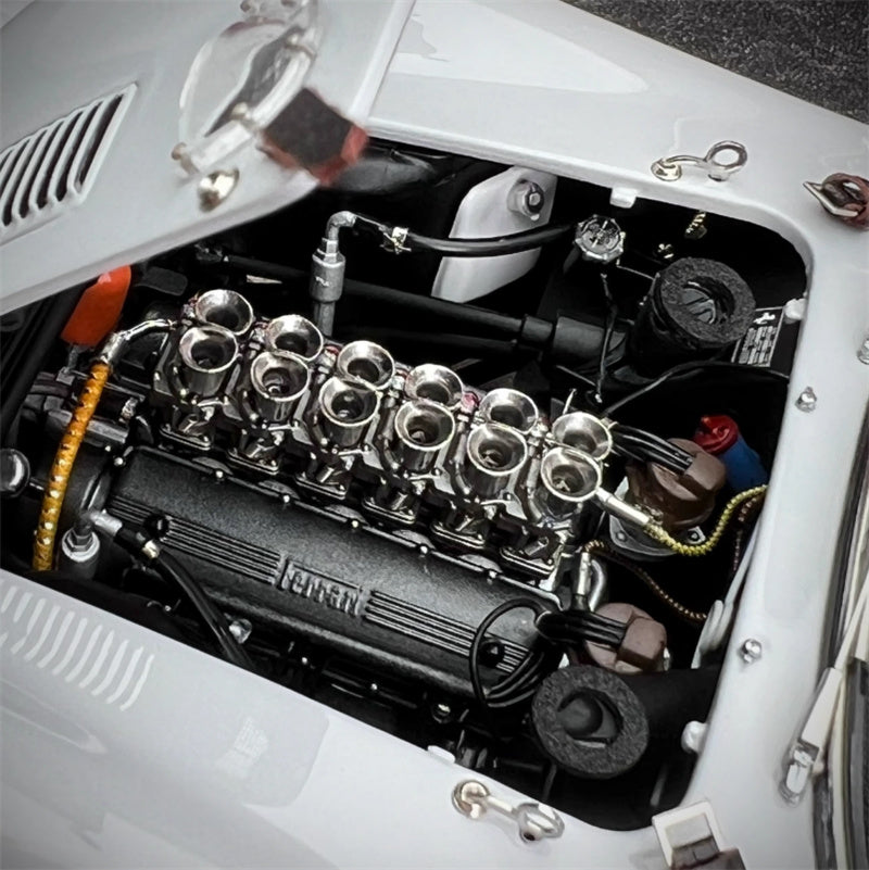 CMC Ferrari 250 GTO Tourist Trophy 1962 (RHD) Hill #10 Limited Edition Off-White 1:18 Car Pre-a Model
