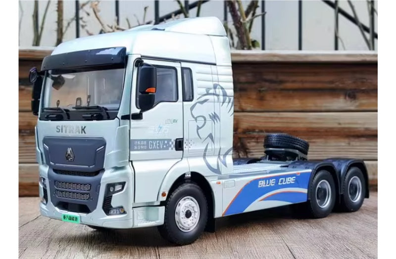 Sinotruk SITRAK 513 Blue Cube GXEV Tractor 1:24 Truck Pre-built Airliner Model Display view1
