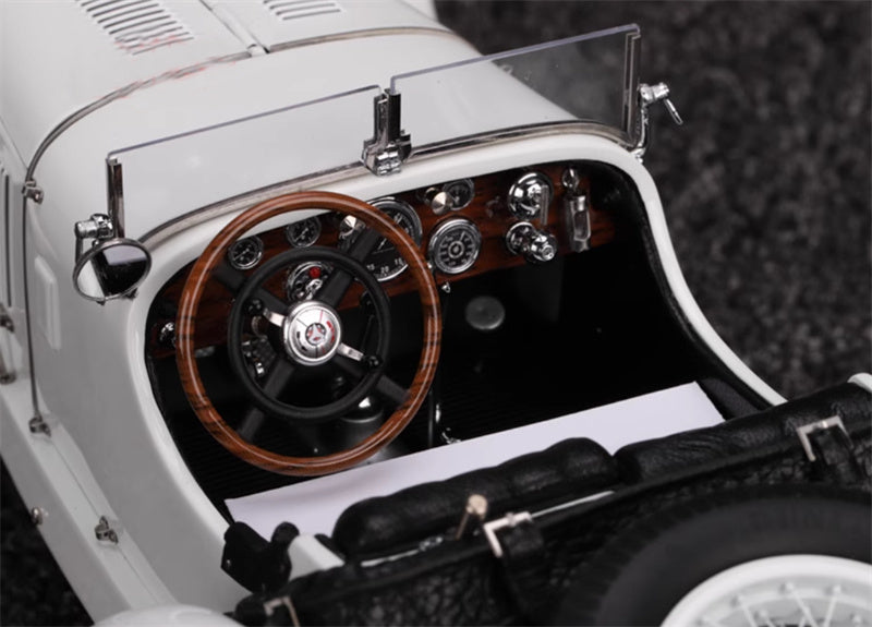 CMC Mercedes Benz SSK White 1928 White Limited Edition 1:18 Car Pre-built Model view3