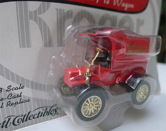 ERTL 1903 Oldsmobile Pie Wagon red Limited Edition 1:43 Car Pre-built Model