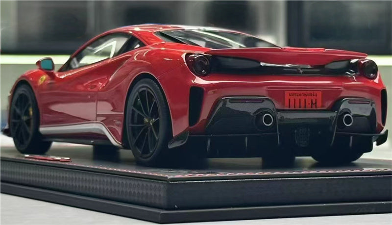 BBR MODELS Ferrari 488 pista Rosso Coraan322 met Leather base Limited Edition 28PCS ONLY 1:18 Car Pre-built Model view3