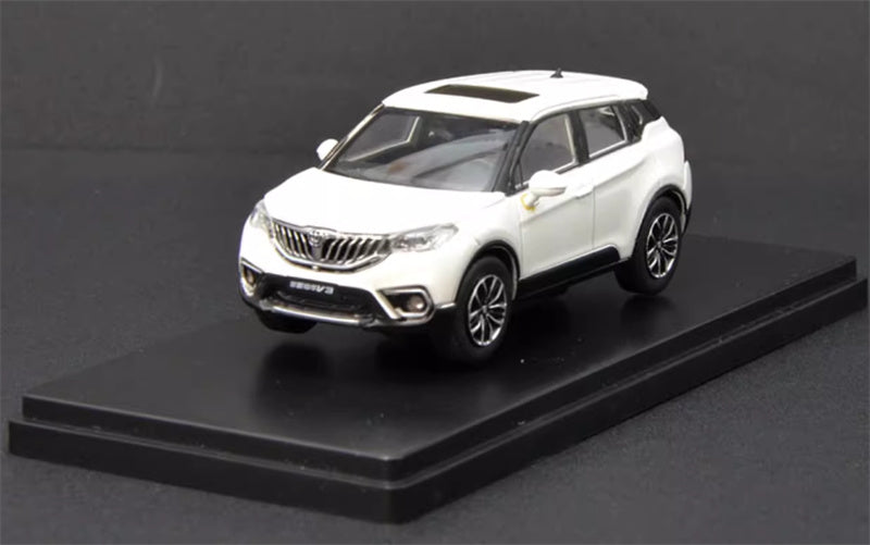 Zhonghua V3 SUV white 1:43 Car Pre-built Model view1